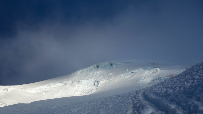 Lenticular starting to form on the summit. 