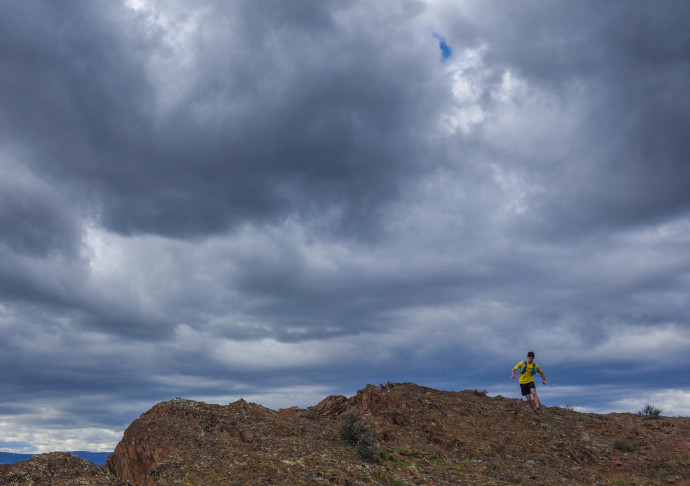 Ely running along the rim of Echo Basin